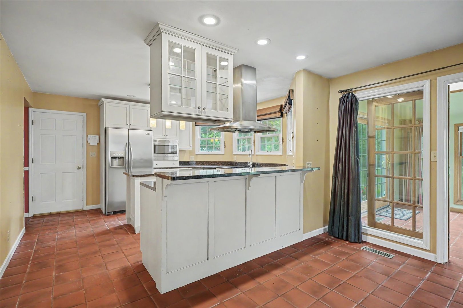 702 Cambridge Drive Property Photo 18