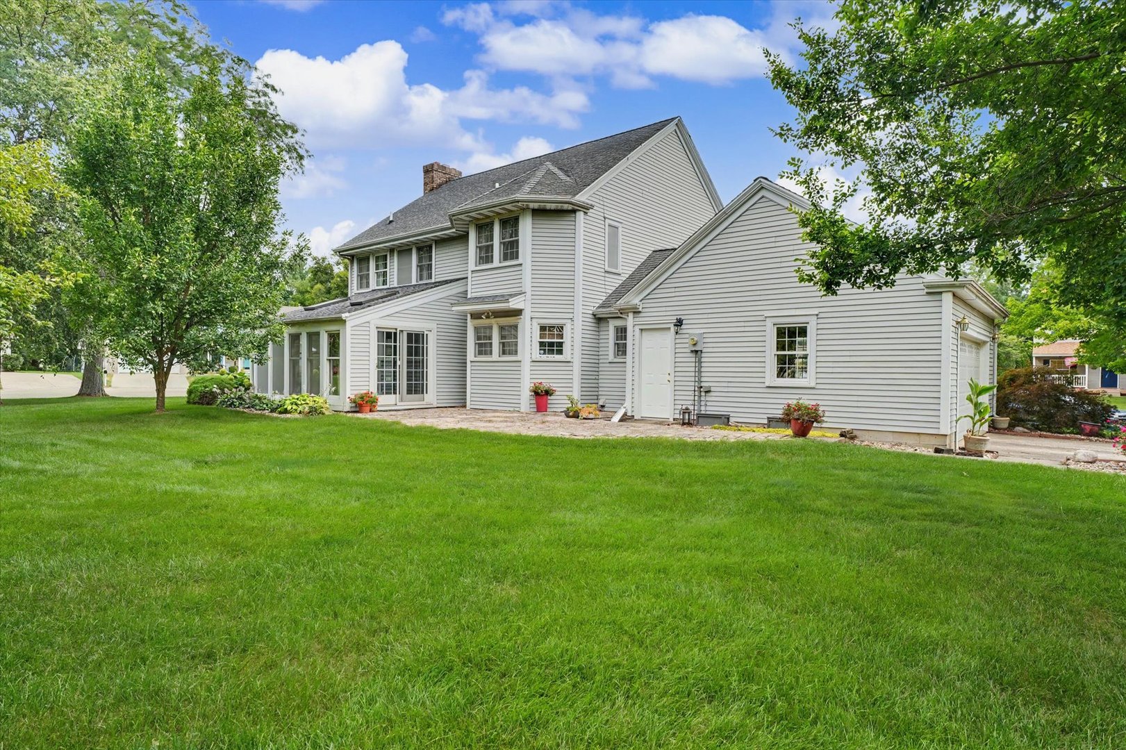 702 Cambridge Drive Property Photo 38
