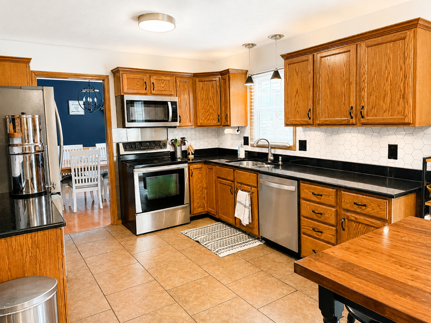 2709 Brighton Lane Property Photo 10