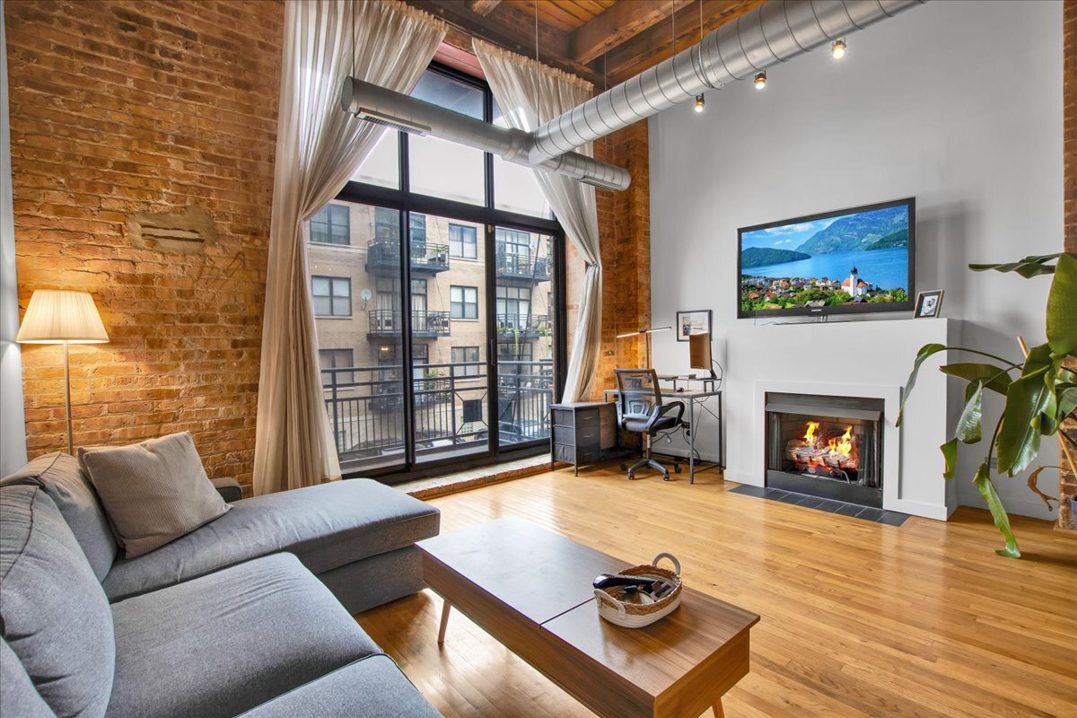1918 S Michigan Avenue 207 Property Photo 5