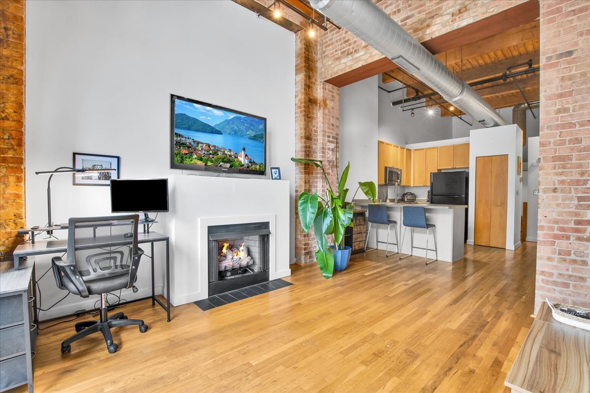 1918 S Michigan Avenue 207 Property Photo 6