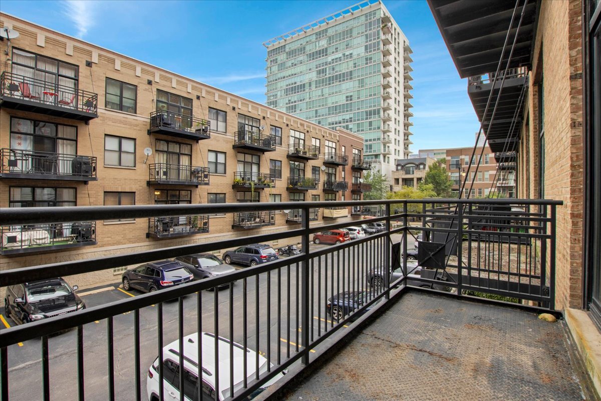 1918 S Michigan Avenue 207 Property Photo 11
