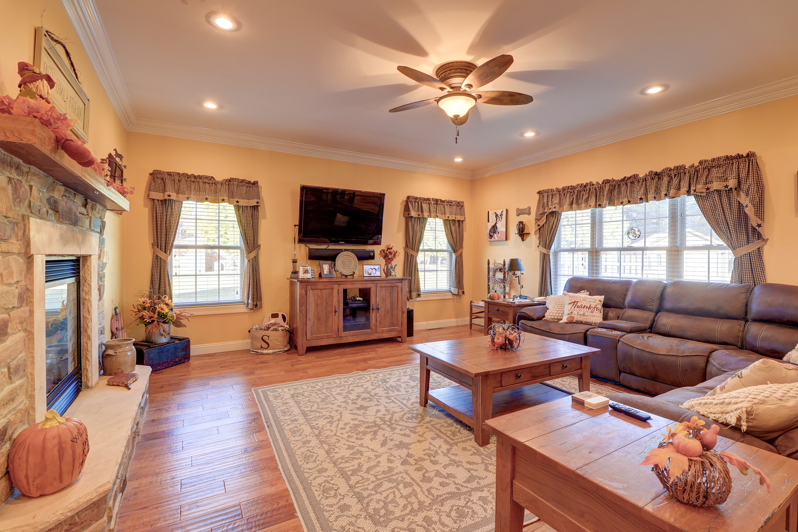 10301 Laurel Lane Property Photo 6