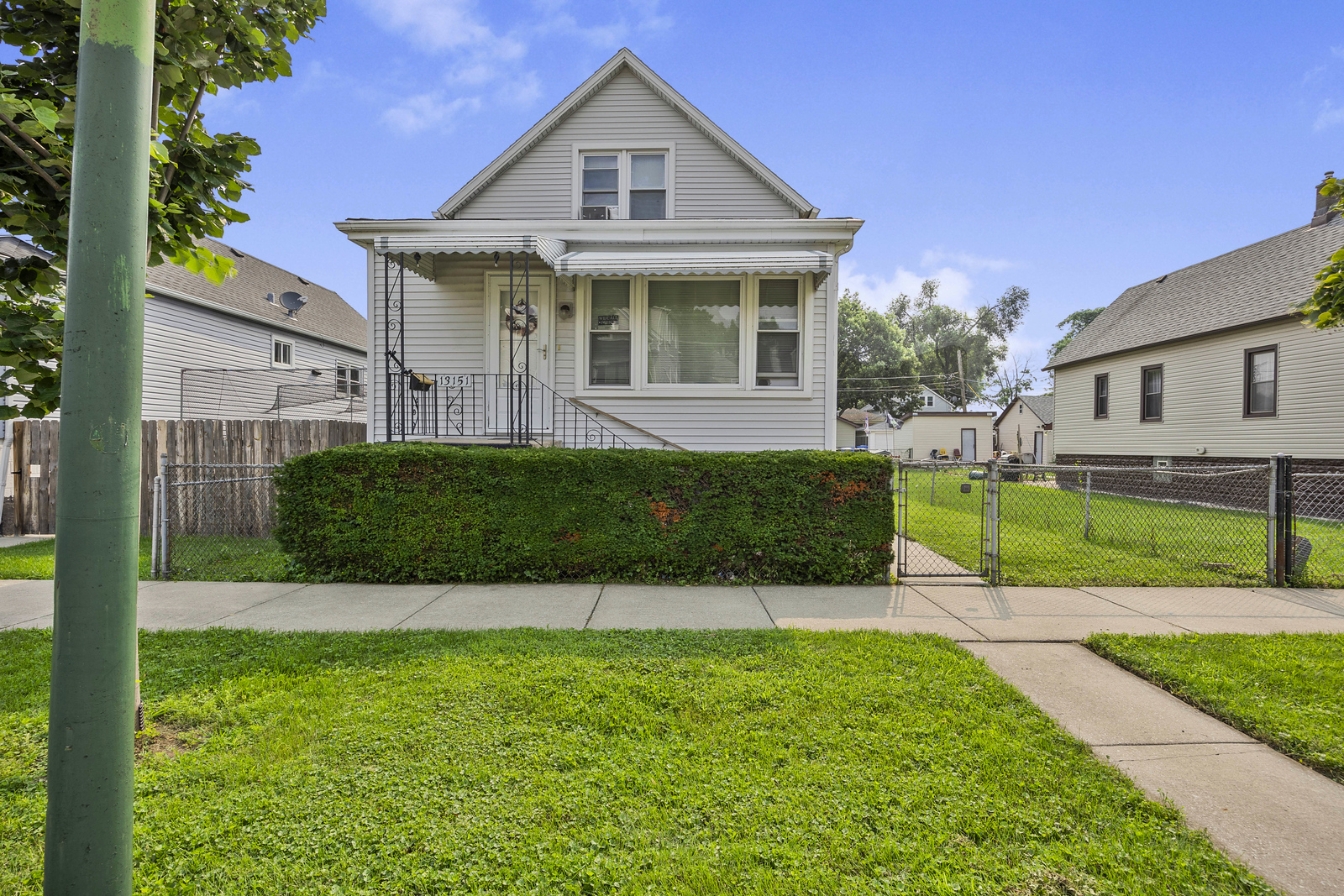13151 S Burley Avenue Property Photo 2