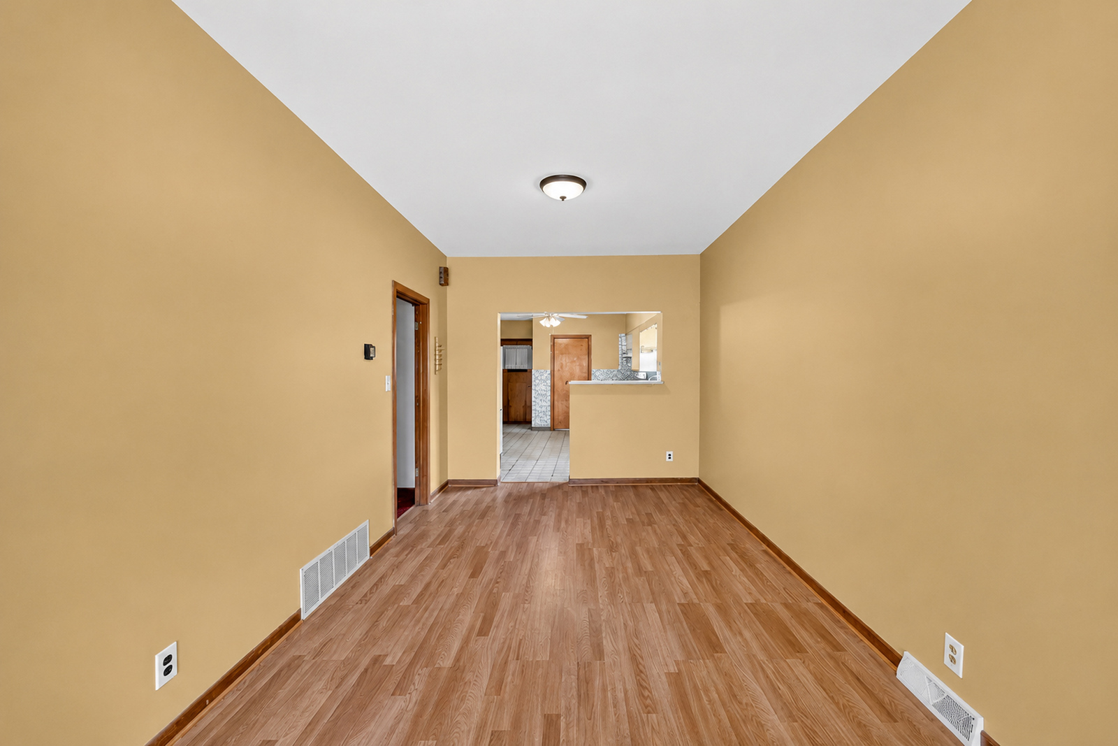 13151 S Burley Avenue Property Photo 4