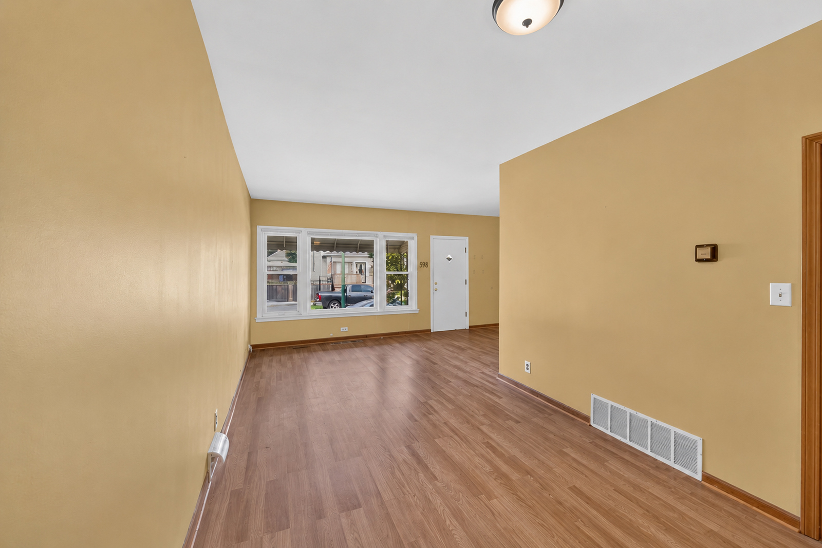 13151 S Burley Avenue Property Photo 5