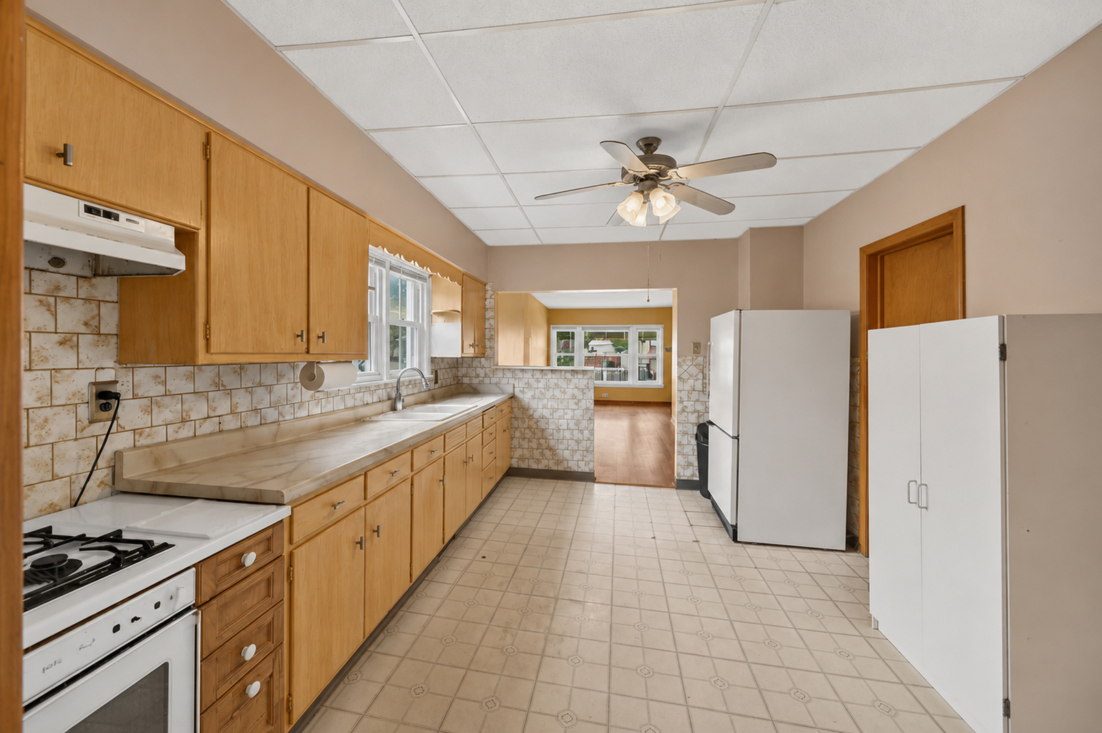 13151 S Burley Avenue Property Photo 9