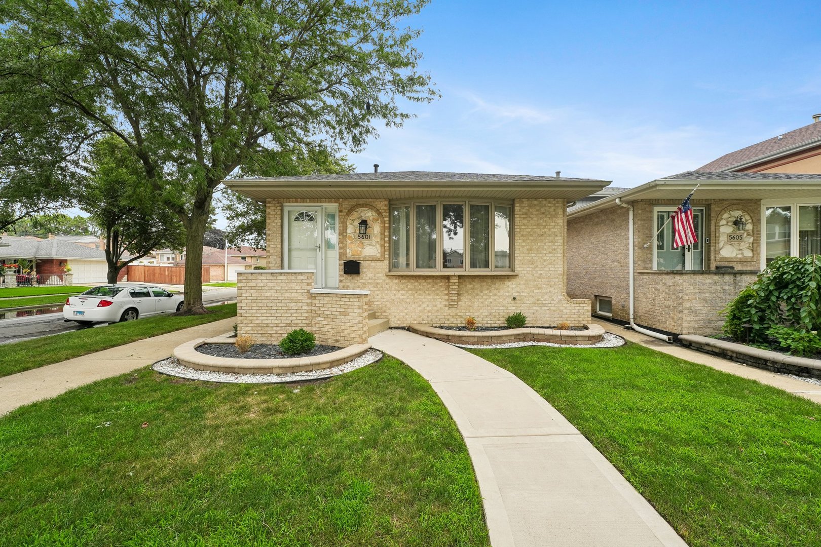 5601 S Sayre Avenue Property Photo
