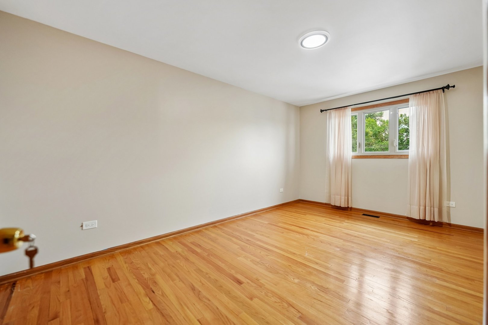5601 S Sayre Avenue Property Photo 7