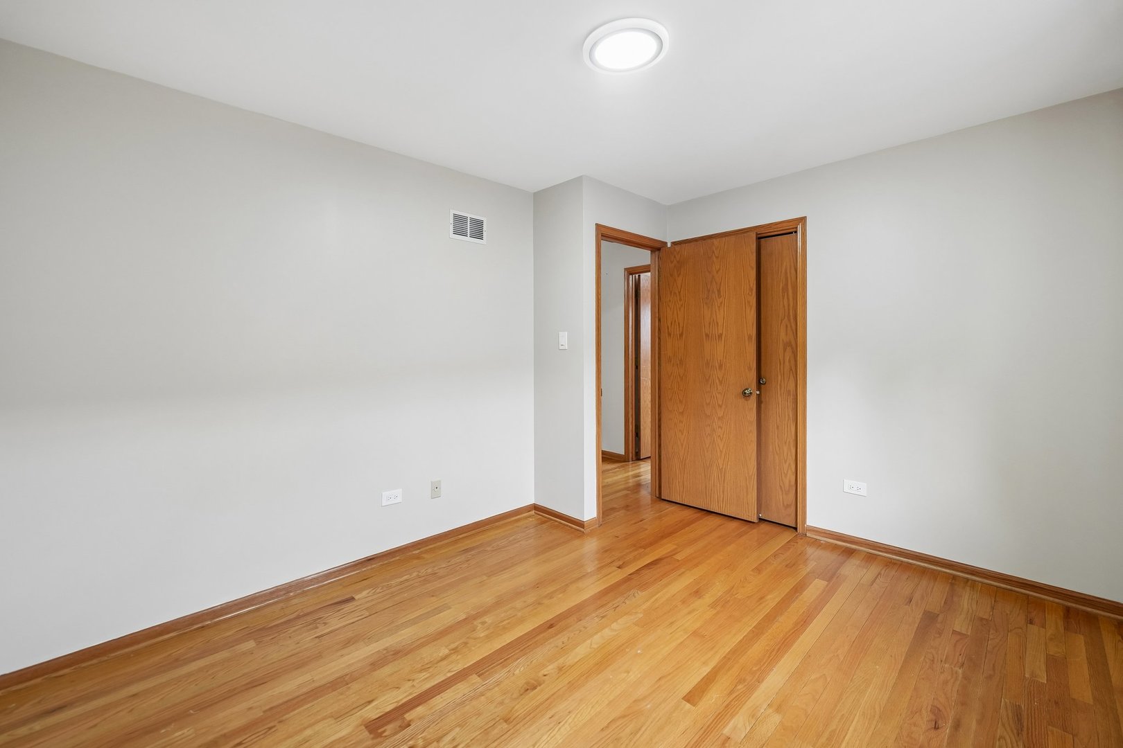 5601 S Sayre Avenue Property Photo 10