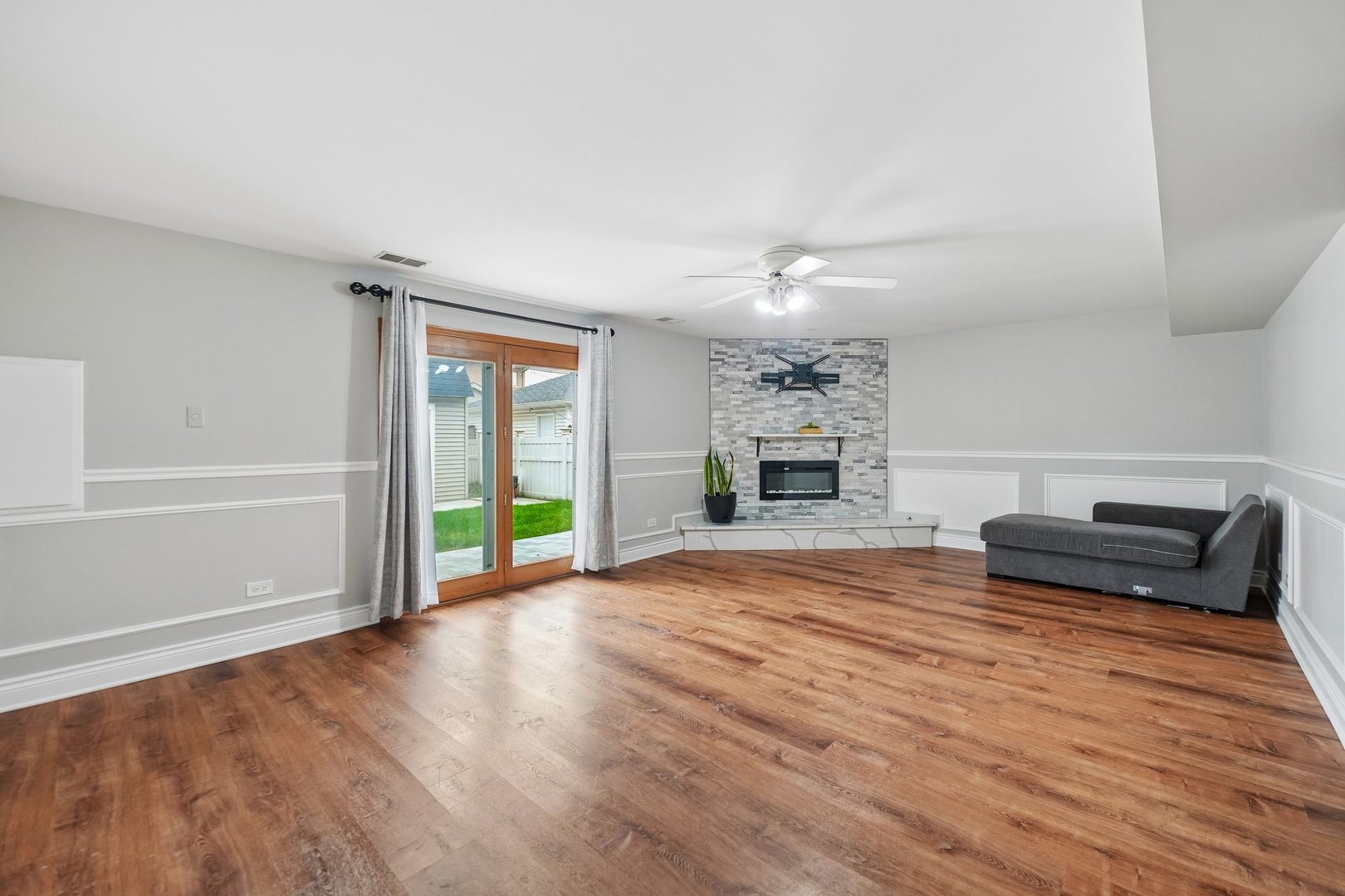 5601 S Sayre Avenue Property Photo 18