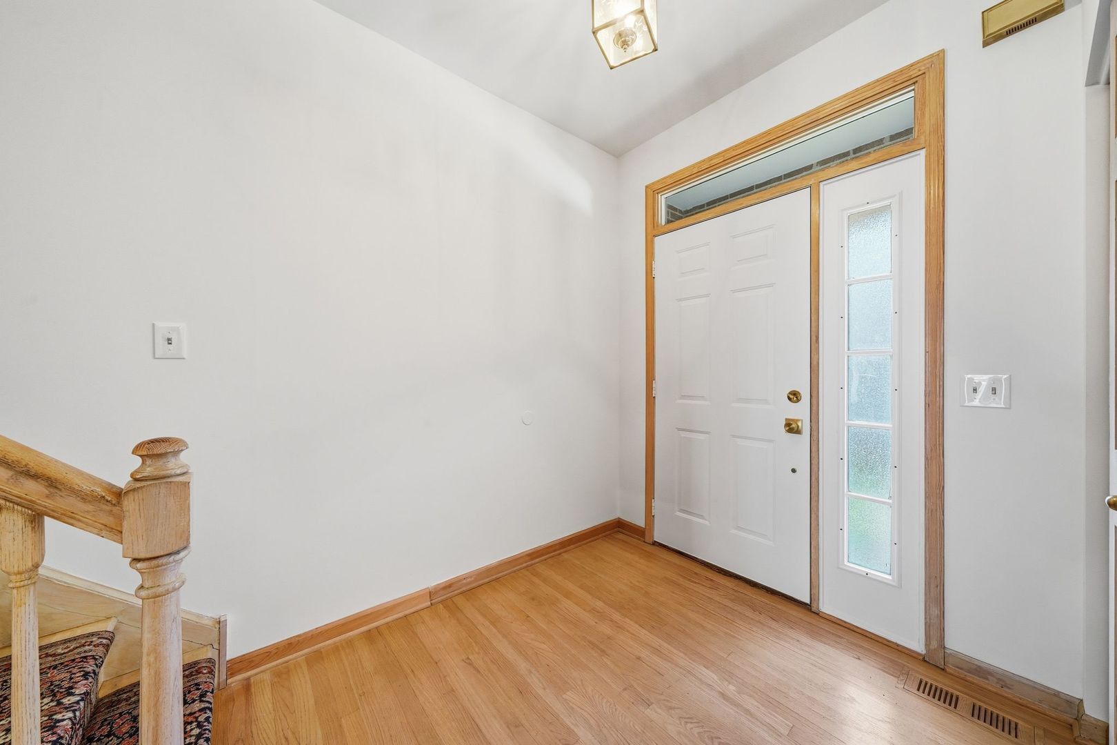 4262 W Thorndale Avenue Property Photo 2