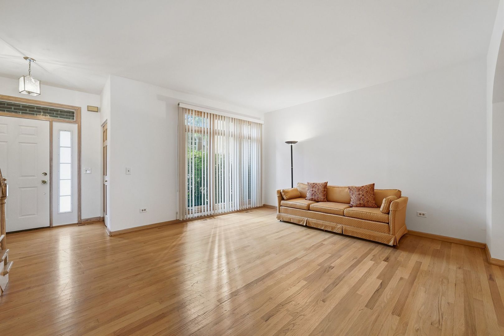 4262 W Thorndale Avenue Property Photo 4