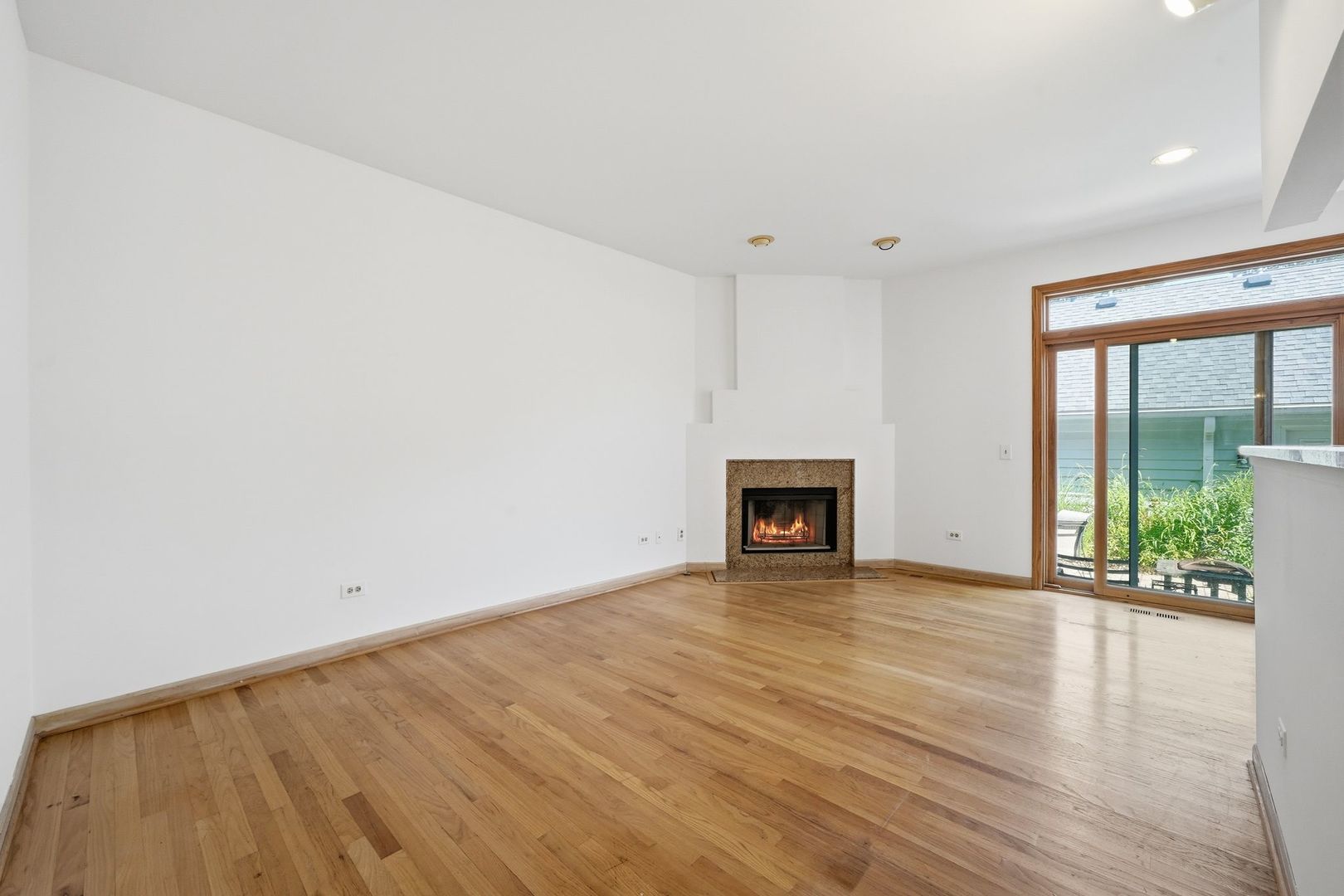 4262 W Thorndale Avenue Property Photo 10