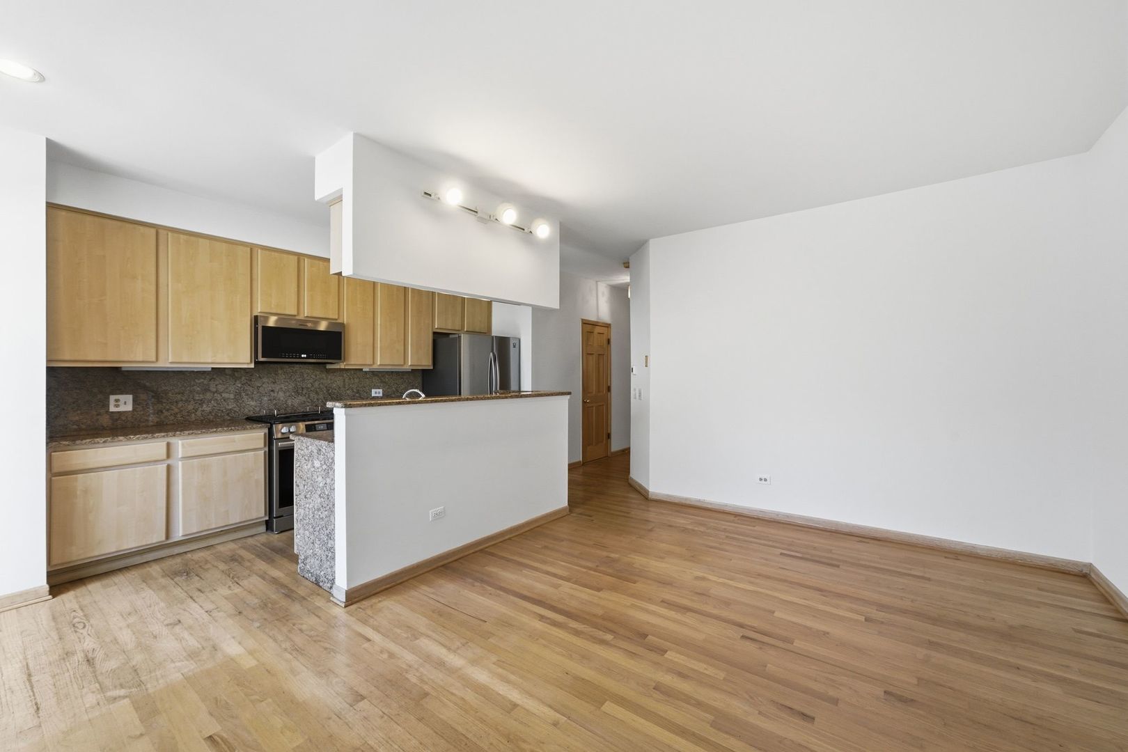 4262 W Thorndale Avenue Property Photo 12