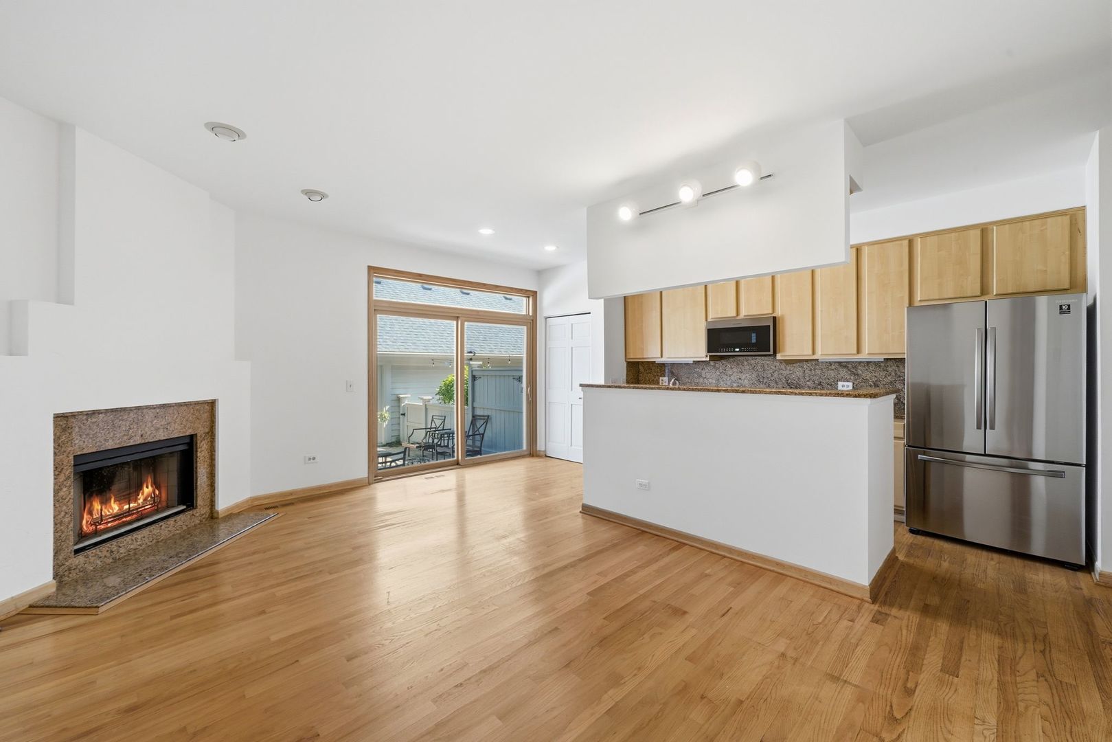 4262 W Thorndale Avenue Property Photo 13