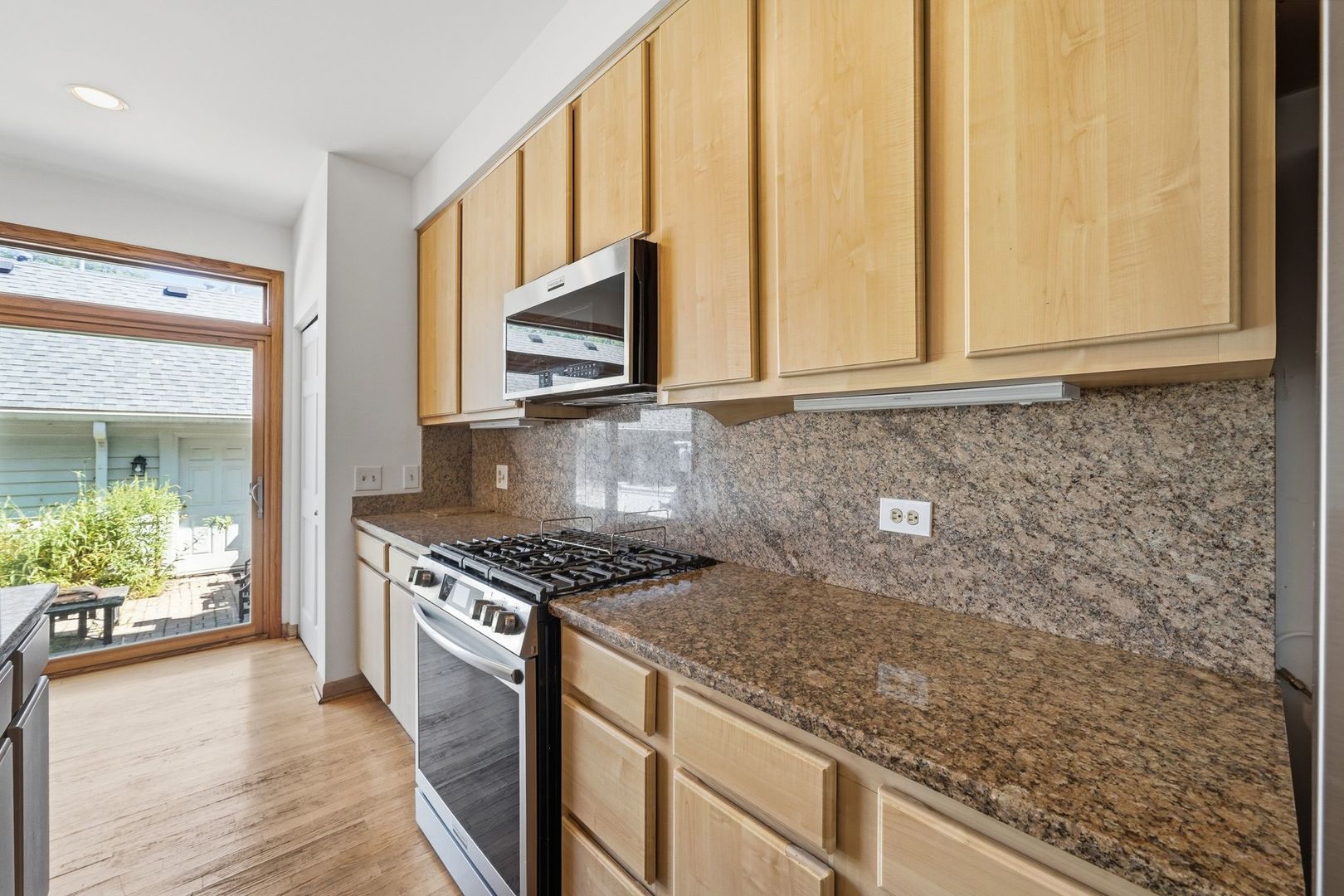 4262 W Thorndale Avenue Property Photo 16