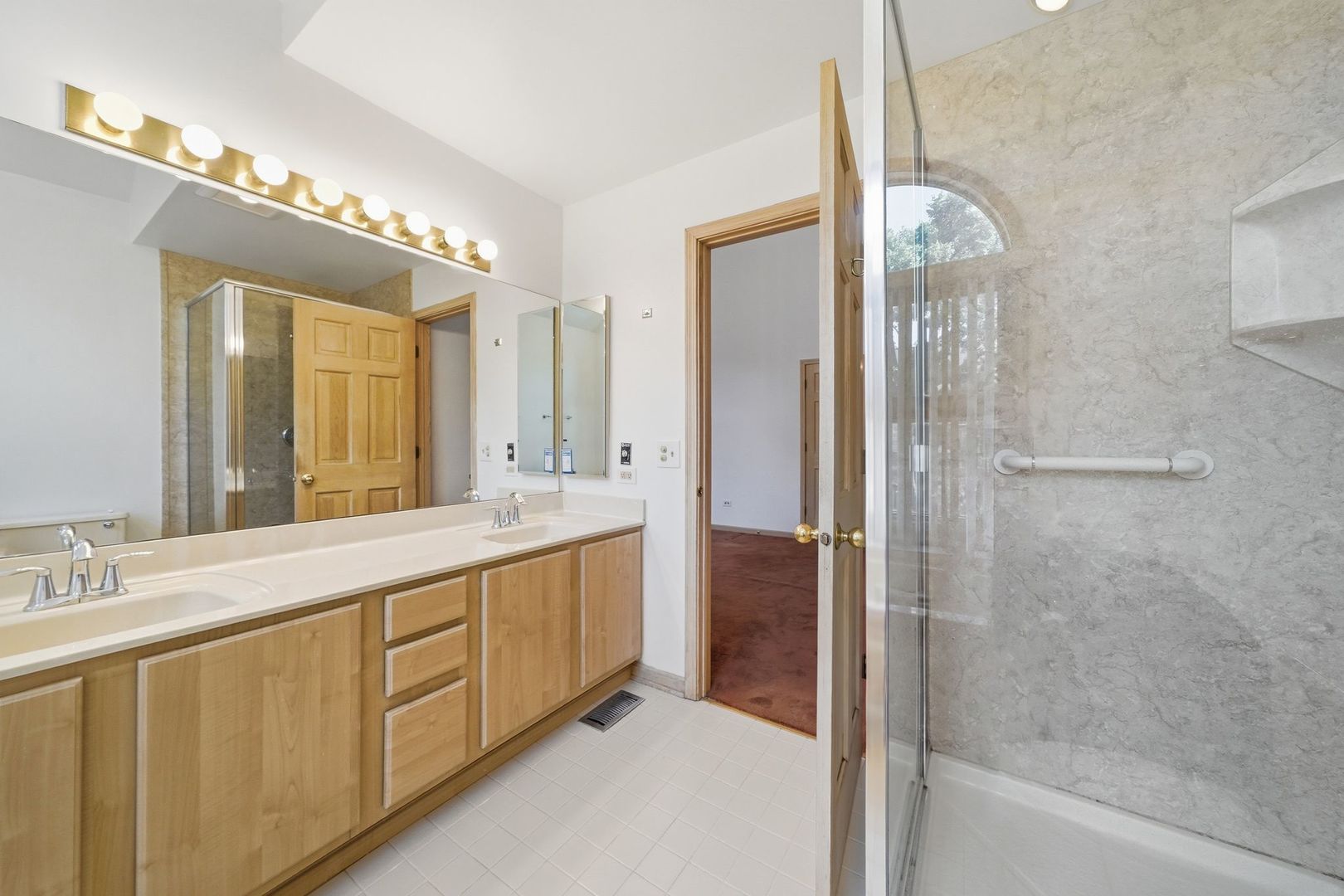 4262 W Thorndale Avenue Property Photo 23