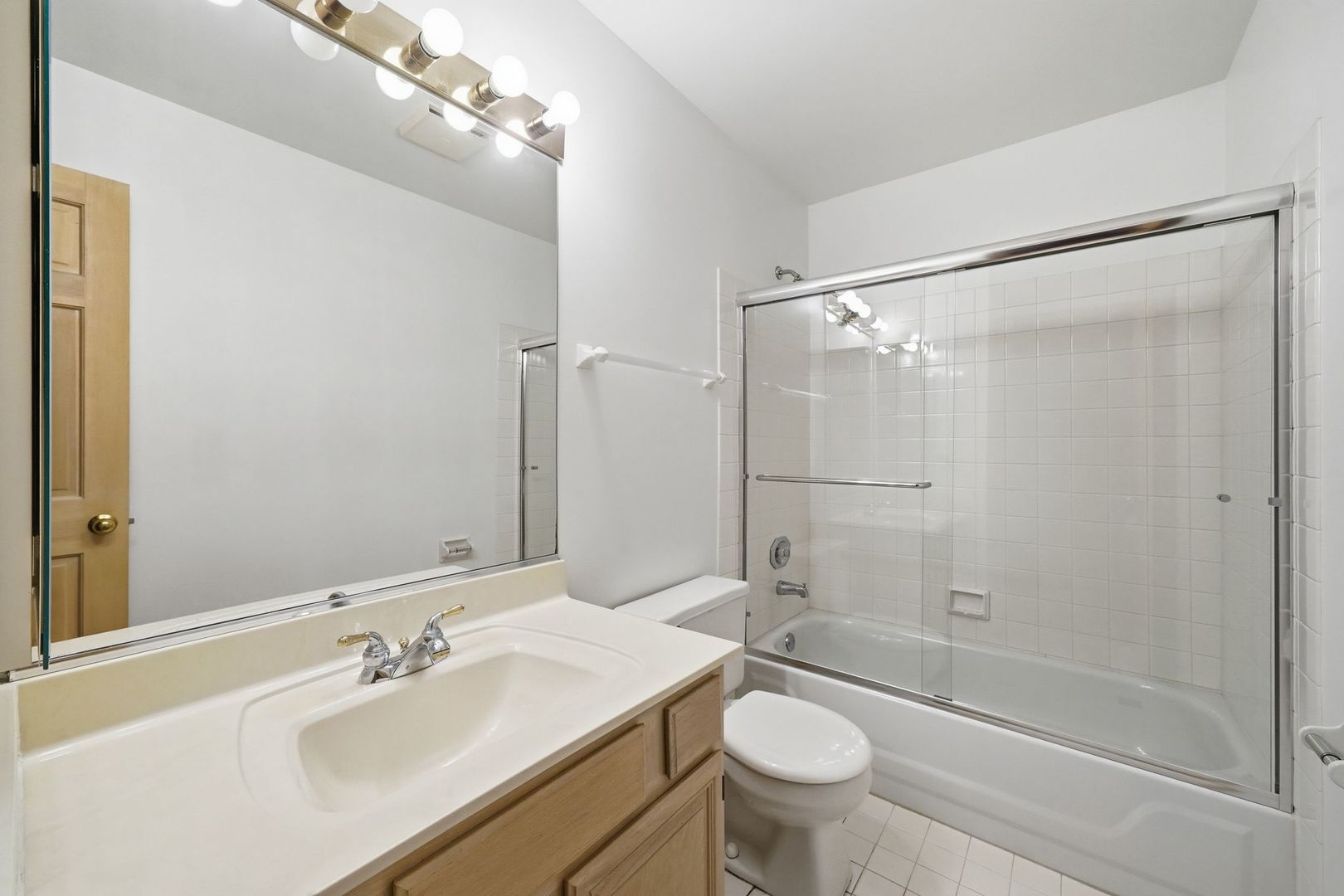 4262 W Thorndale Avenue Property Photo 24