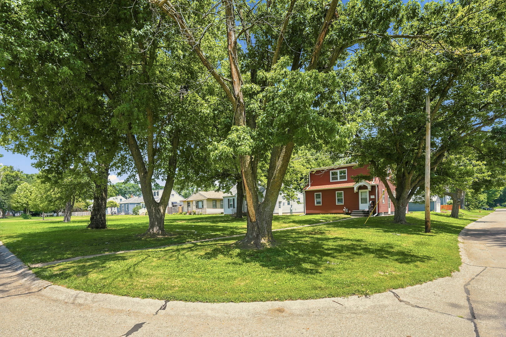 2055 36th Street Property Photo 2