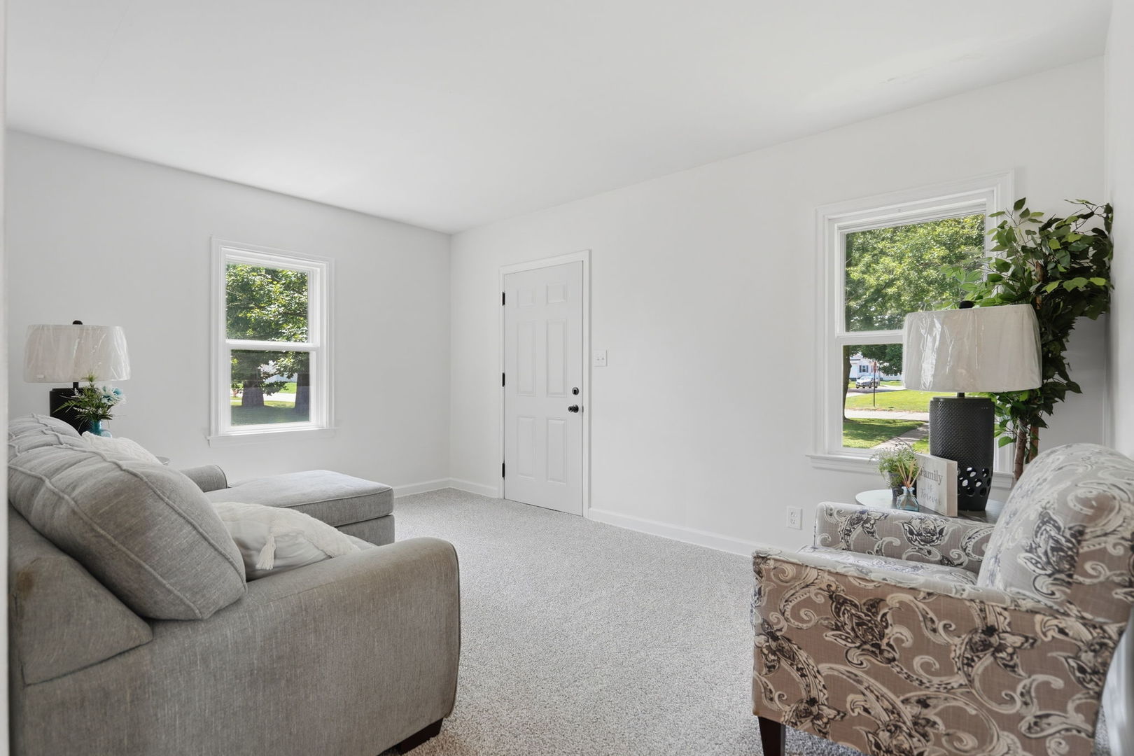 2055 36th Street Property Photo 4