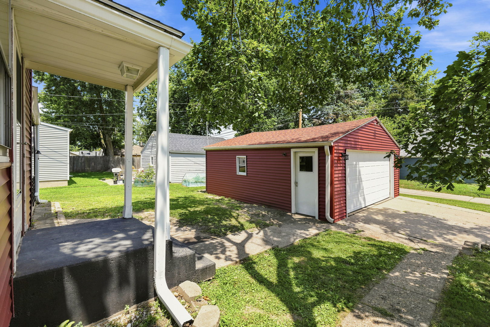 2055 36th Street Property Photo 18