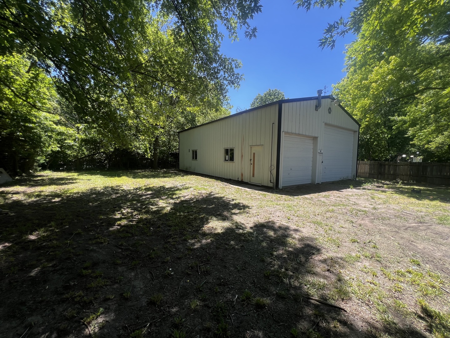 207 E North Street Property Photo 4