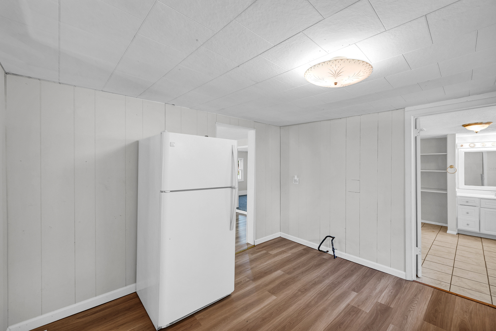 207 E North Street Property Photo 8