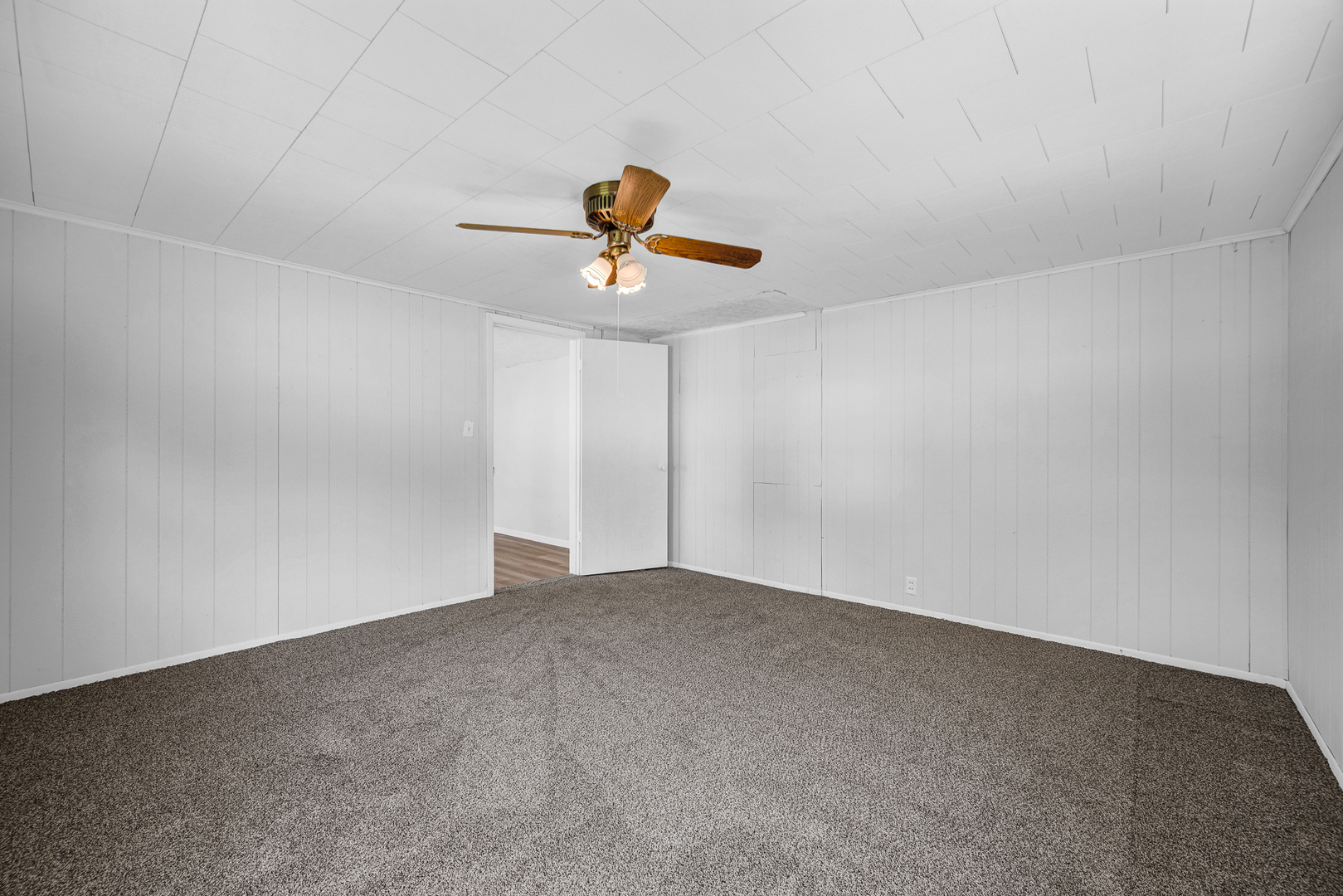 207 E North Street Property Photo 19