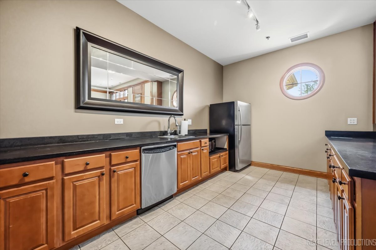 12722220 Property Photo 26