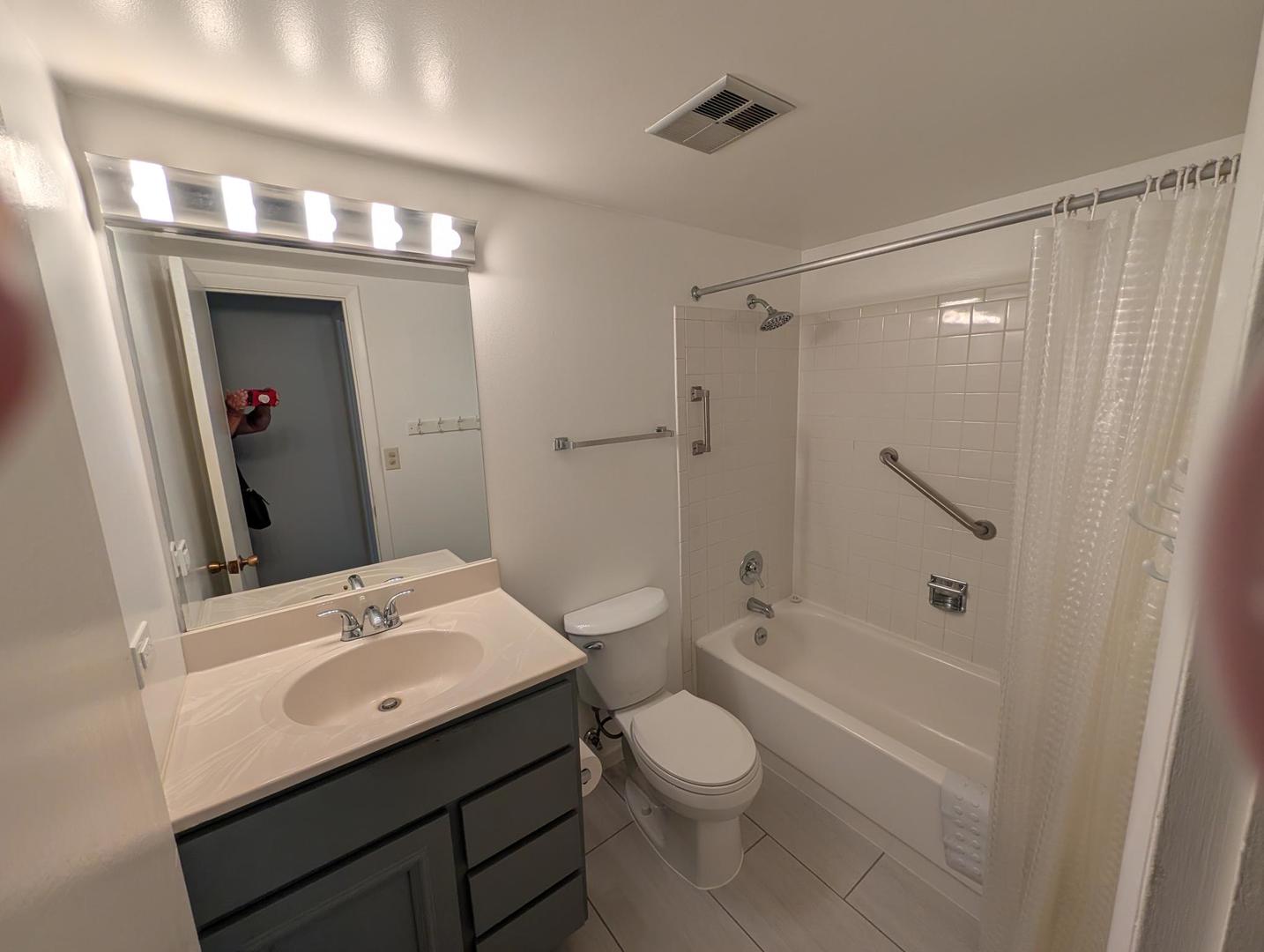 1460 Fairlane Drive 202 Property Photo 8