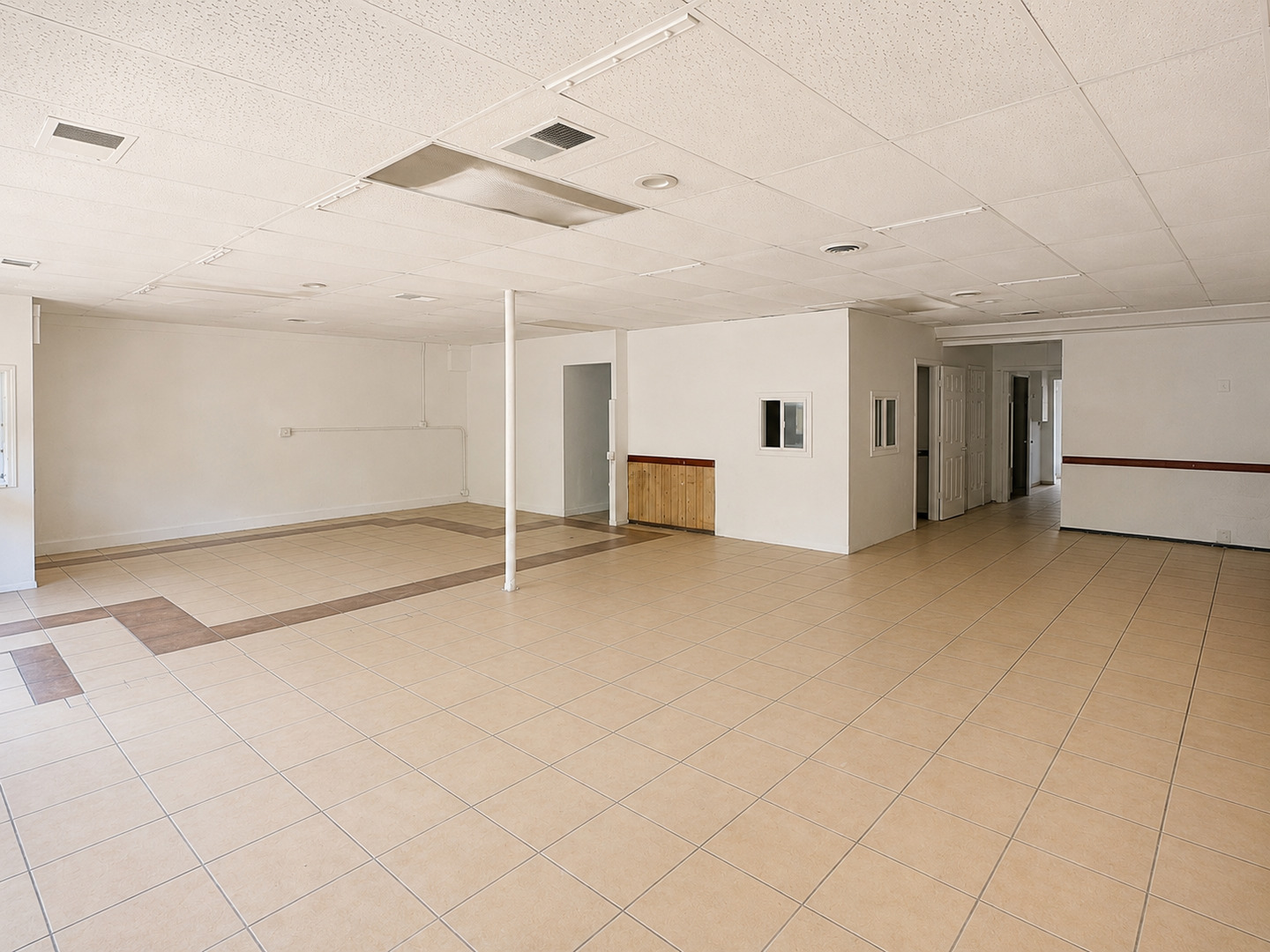 2114 W Devon Avenue Property Photo 4