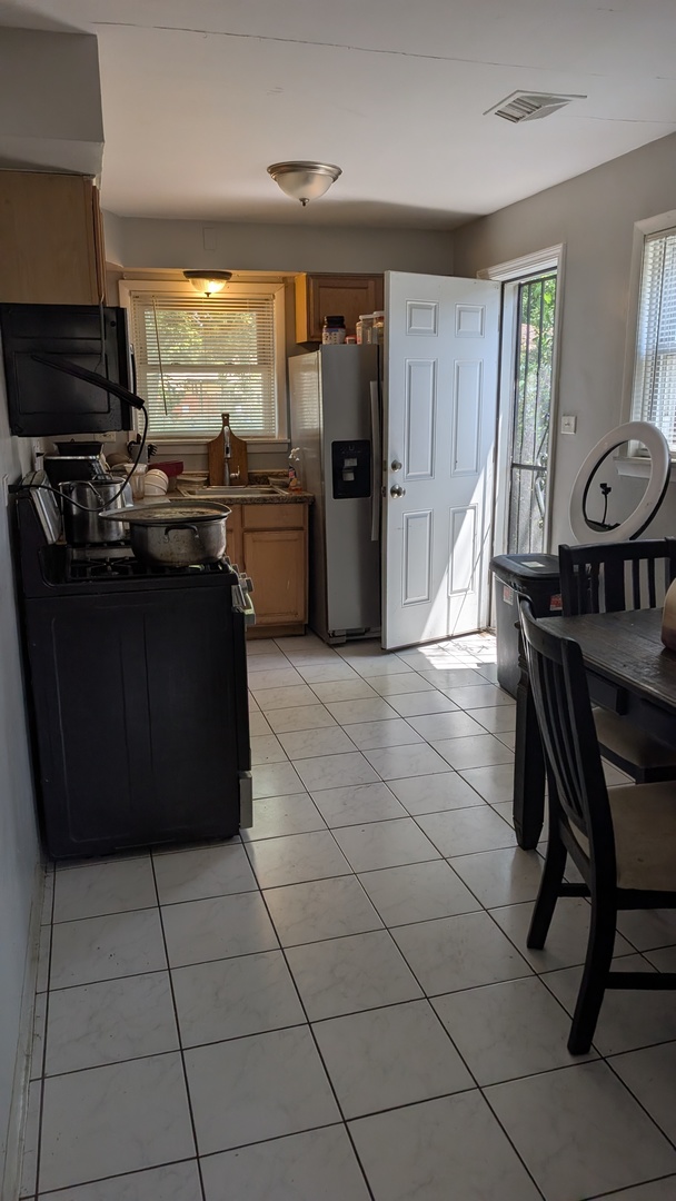 12207 S Elizabeth Street Property Photo 3