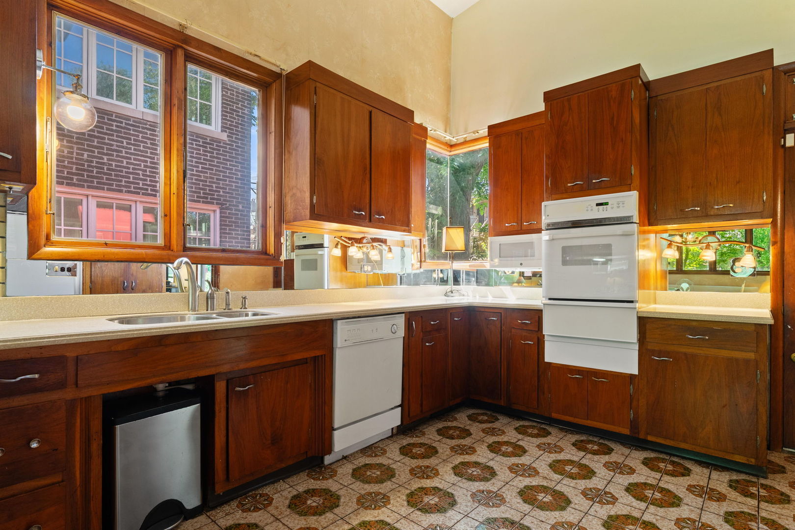 6822 S Cregier Avenue Property Photo 8
