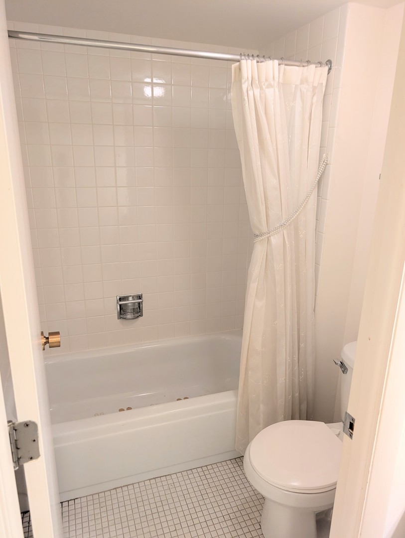 3505 Lakeview Drive 104 Property Photo 13