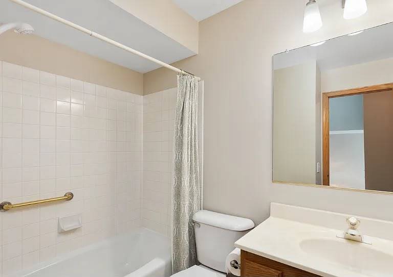 27w220 Chelsea Circle Property Photo 18