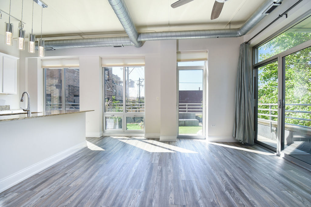 4814 N Clark Street 202s Property Photo 2