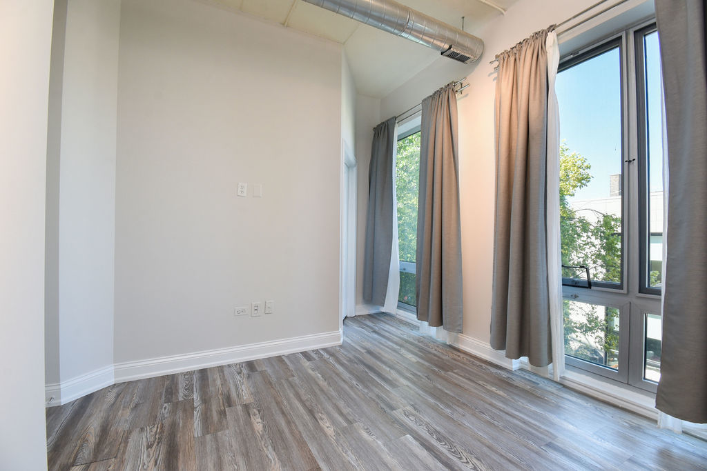4814 N Clark Street 202s Property Photo 8