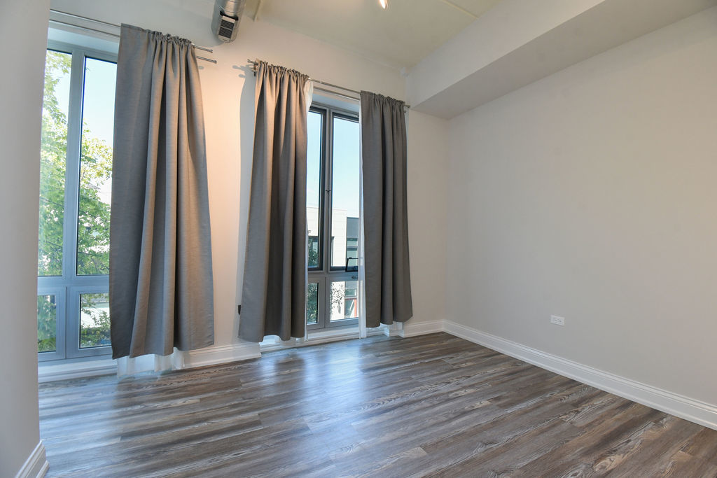 4814 N Clark Street 202s Property Photo 9