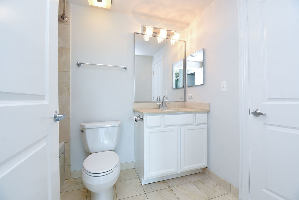 4814 N Clark Street 202s Property Photo 12