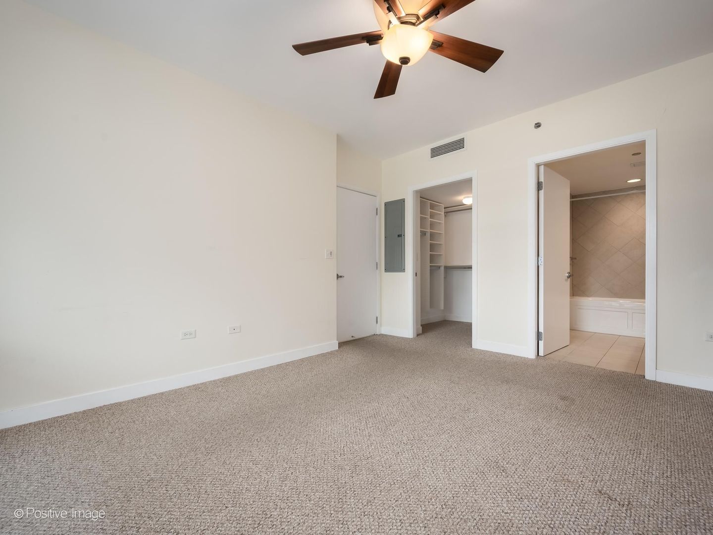 130 N Garland Court 2310 Property Photo 18
