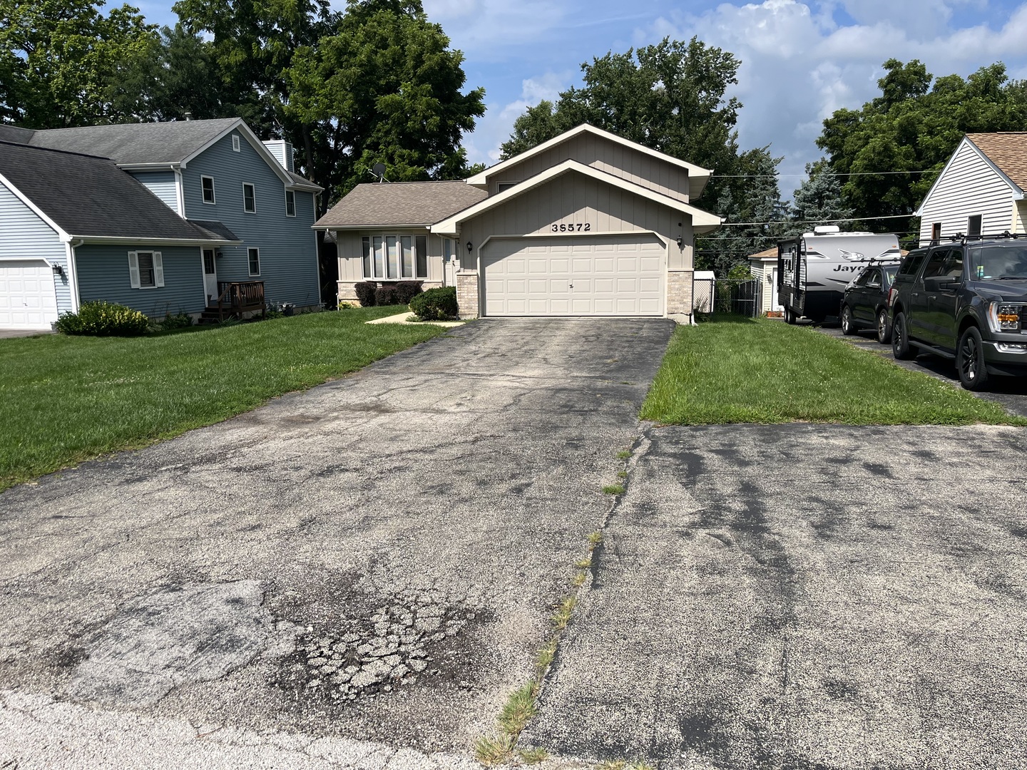3S572 Haylett Avenue Property Photo 1