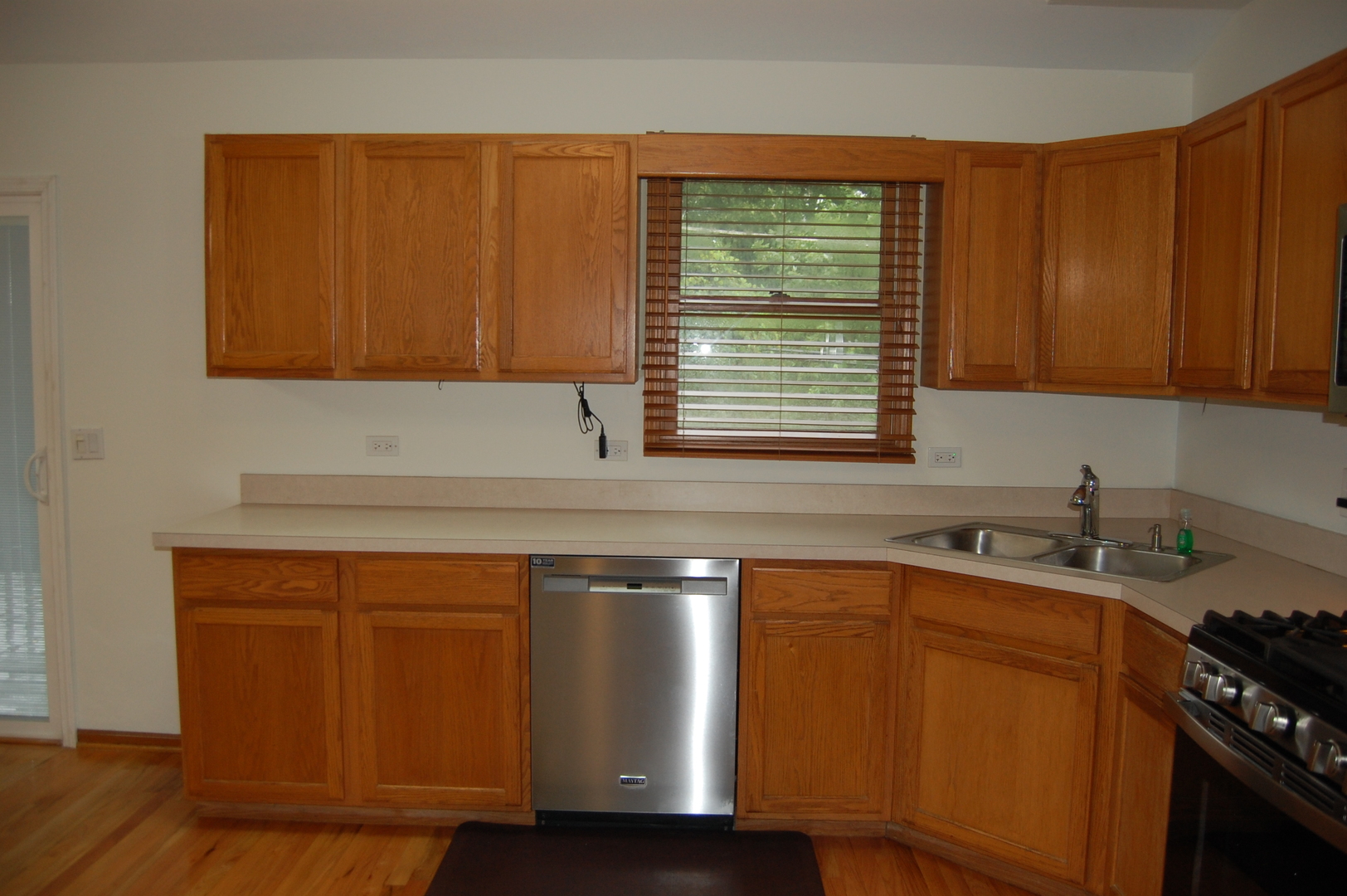 3s572 Haylett Avenue Property Photo 6