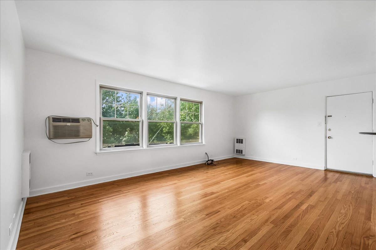 7536 N Ridge Boulevard 3e Property Photo 3