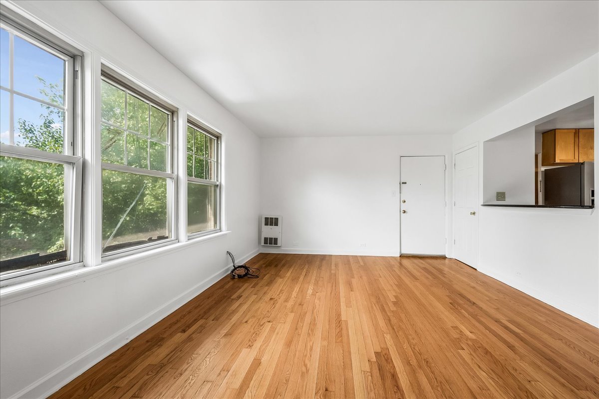 7536 N Ridge Boulevard 3e Property Photo 4