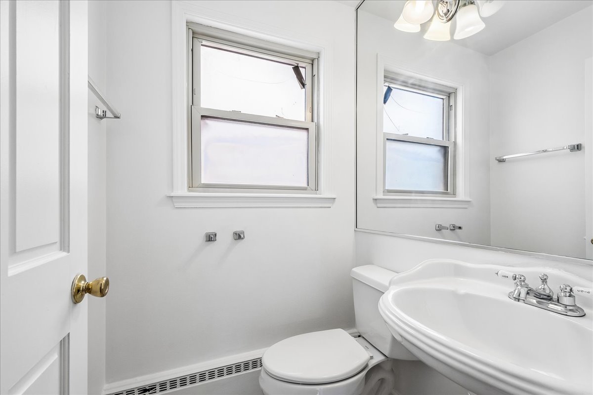 7536 N Ridge Boulevard 3e Property Photo 9