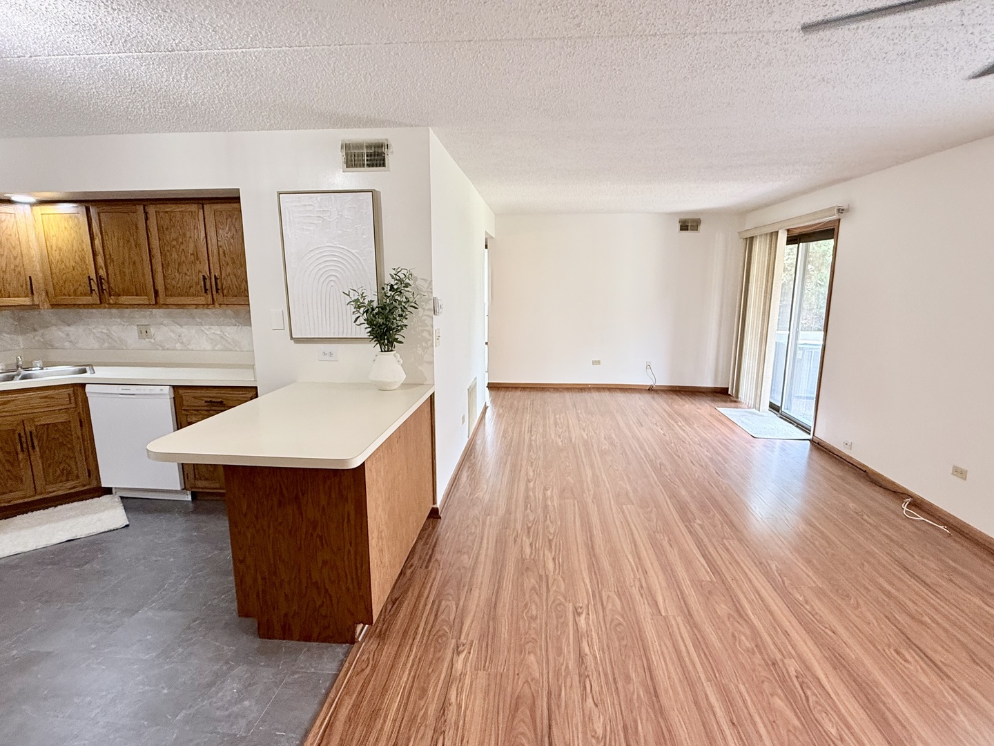 103 Caterpillar Drive 1c Property Photo 6
