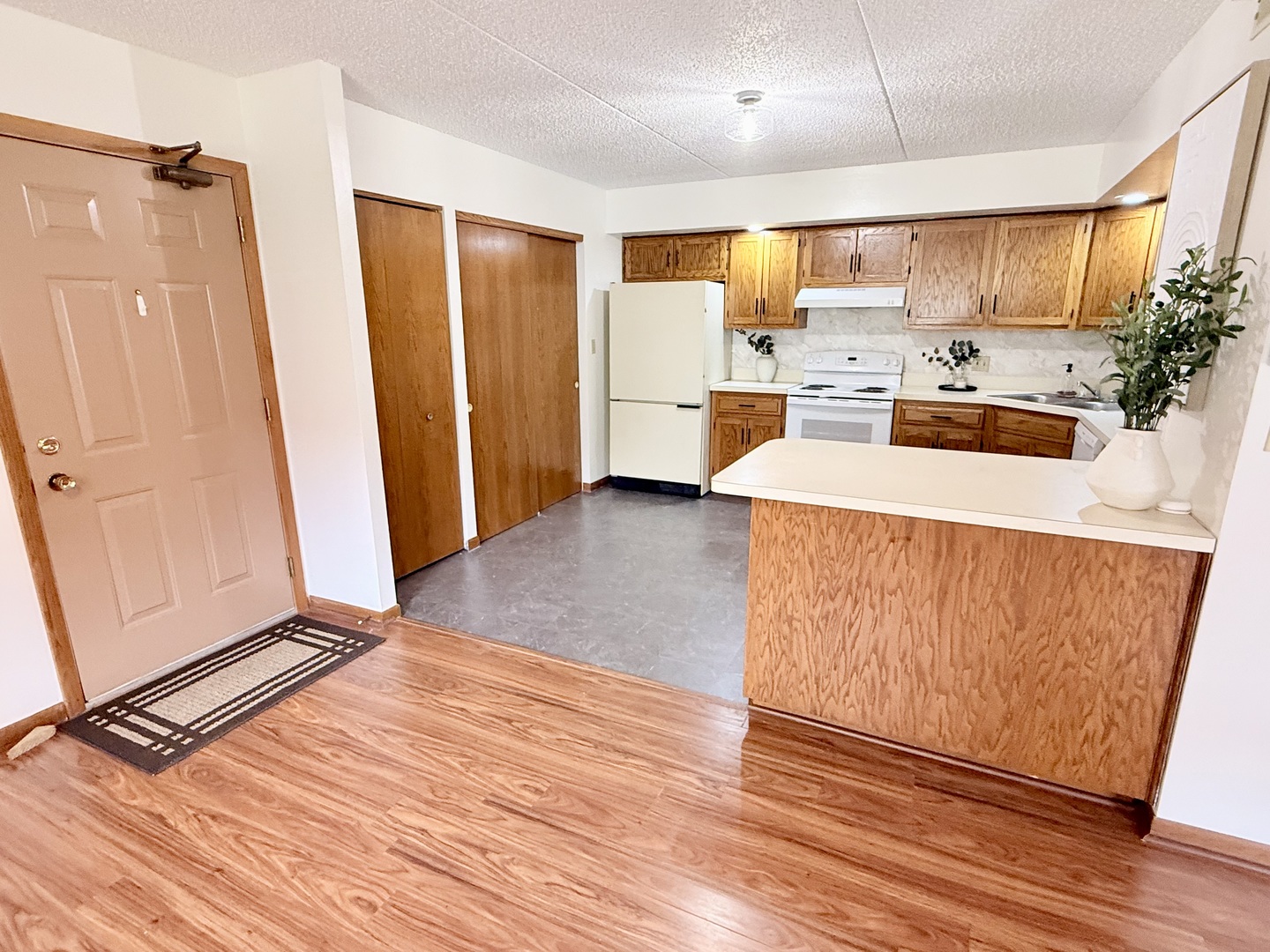 103 Caterpillar Drive 1c Property Photo 7