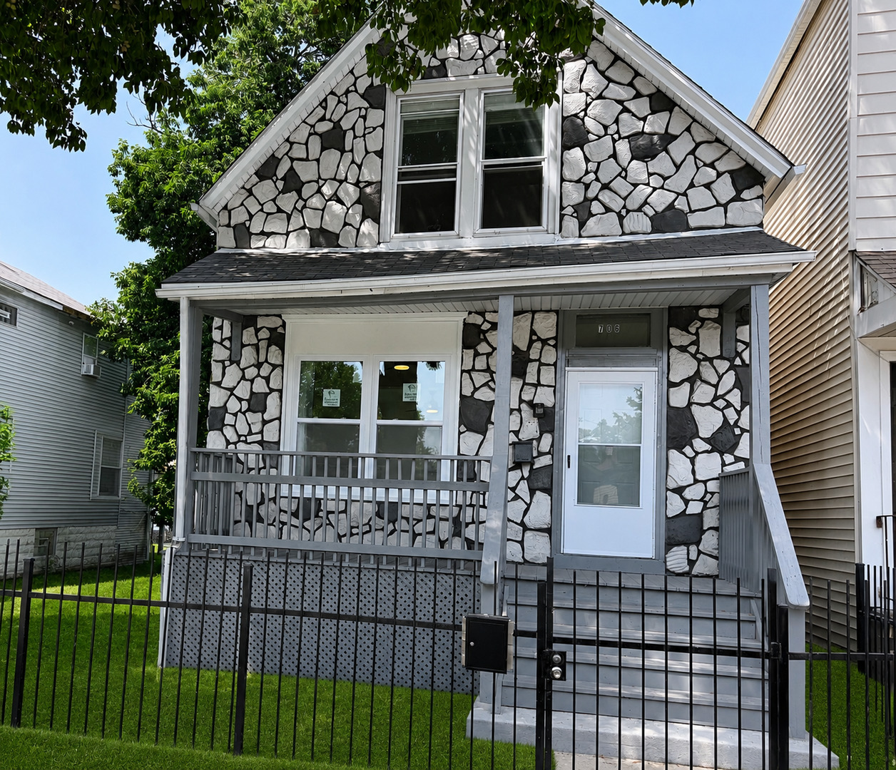 706 W 81st Street Property Photo 1