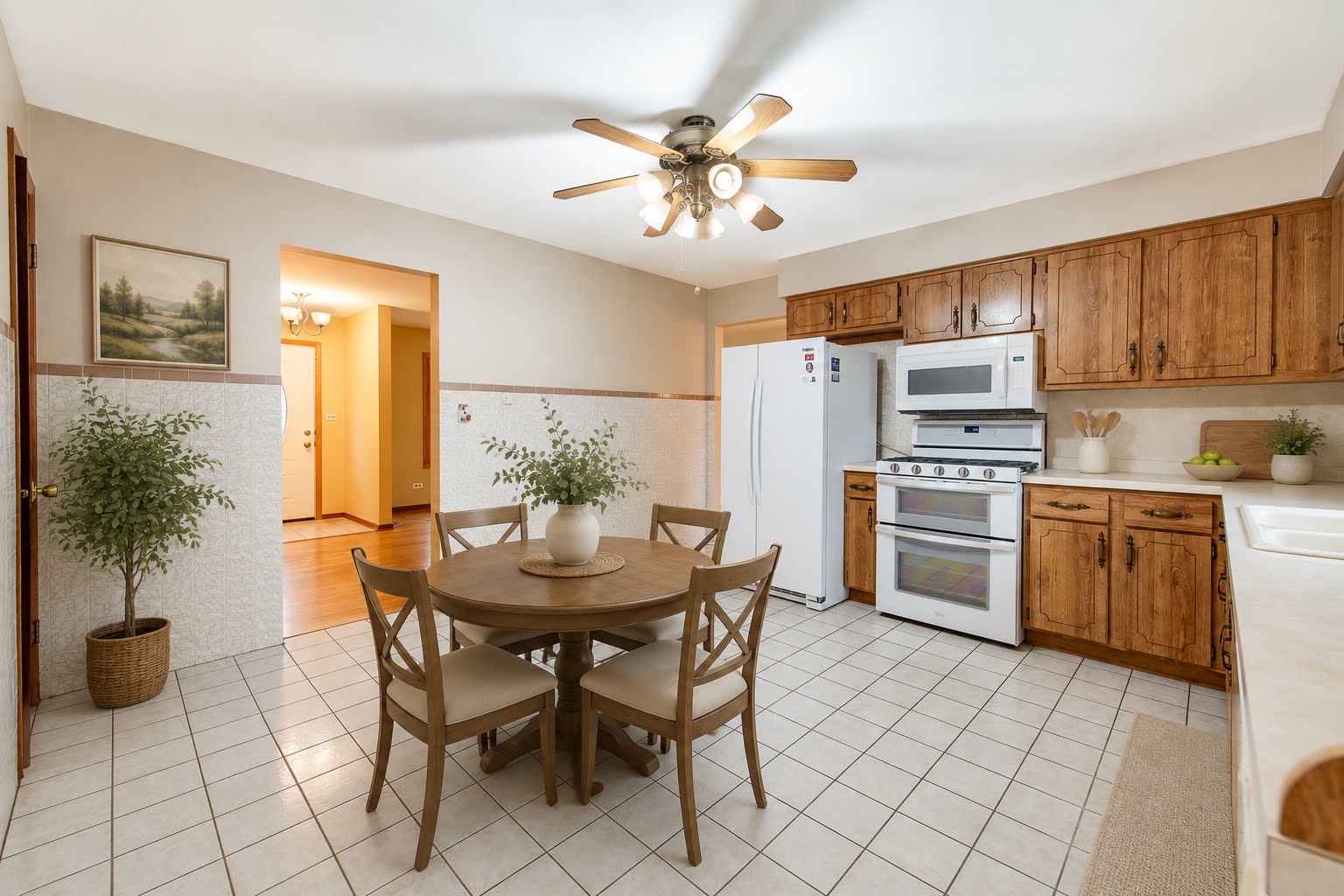 607 W Montrose Avenue Property Photo 14